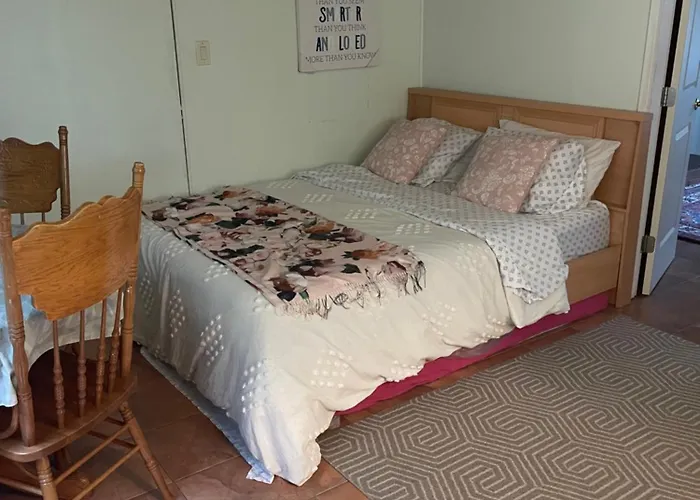 Guesthouse In West Vancouver